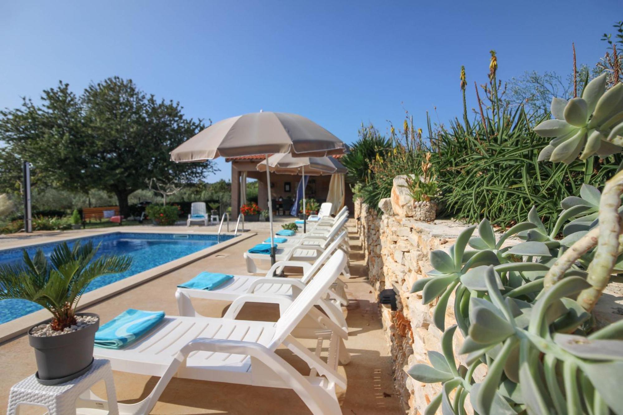 Wonderful Villa Palera II With Pool, Immersed In The Nature Near The Beach Ližnjan Exterior foto